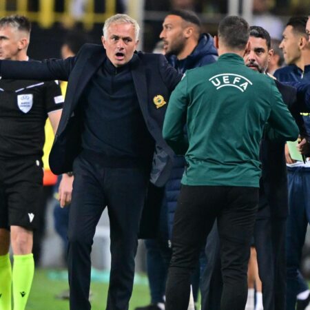 Jose Mourinho znova v središču pozornosti po tekmi Manchester Uniteda v Istanbulu