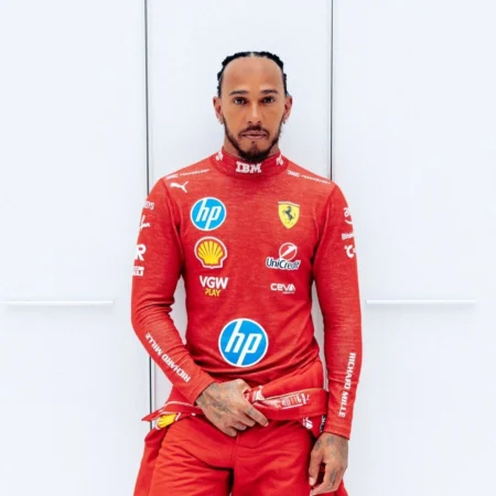 Legenda v rdečem: Lewis Hamilton se je znašel za volanom dirkalnika Ferrari