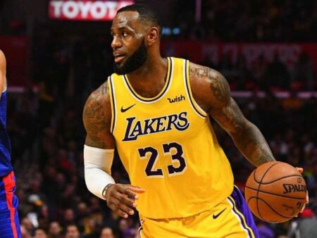 LeBron popeljal Lakerse do zmage, Miami doživel presenetljiv poraz pri Chicagu