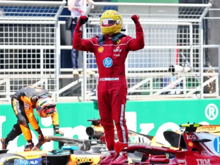 Hamilton s prvo zmago za Ferrari navdušil na kitajskem sprintu