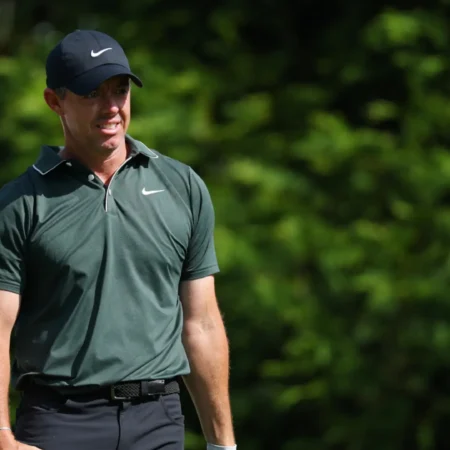 McIlroy zaostaja deset udarcev na US PGA, Donald in Bradley med najboljšimi