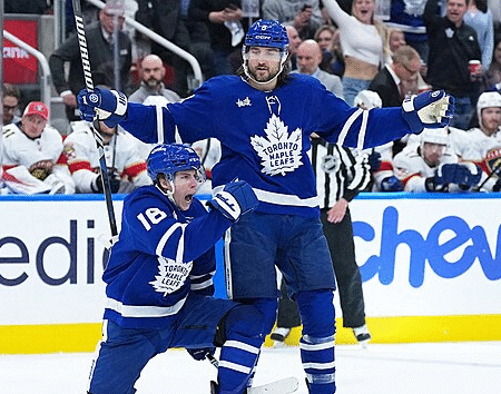 Rantanen s hat-trickom prinese Dallasu zmago v Winnipegu, Toronto pa dvojno prednost pred Florido