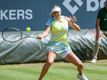 Anisimova premočna za Kartal v osmini finala Queen’s Cluba