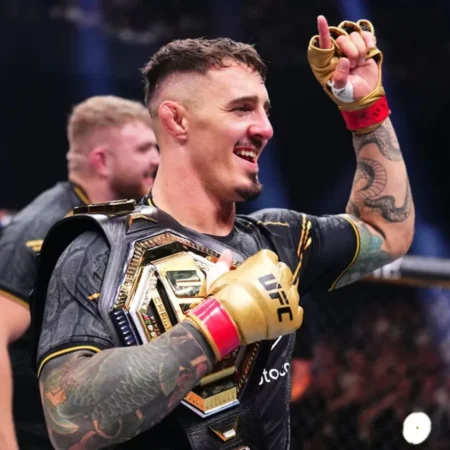 Aspinall postal uradni UFC prvak po upokojitvi Jonesa