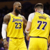 NBA: LeBron ostaja pri Lakersih, Harden podpisuje novo pogodbo s Clippersi – povzetek prestopnega roka