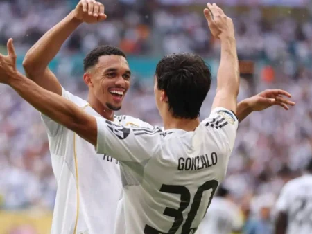 Alexander-Arnold navdušil pri Realu in hitro upravičil investicijo