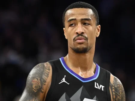 Tristranska menjava v ligi NBA: Powell gre v Miami, Collins v Clipperse, Utah pa veteranskega prvaka