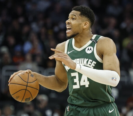 Milwaukee se je zanimal za Cummingsa, a se ni hotel ločiti od Portisa