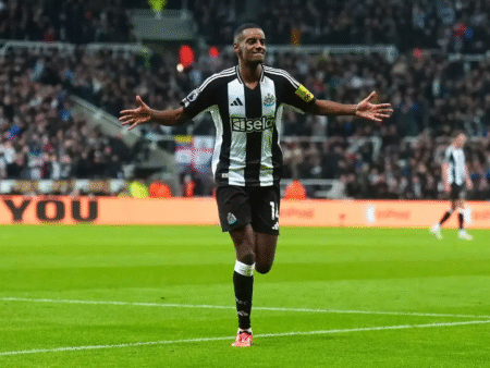 Newcastle zavrača prvo ponudbo Liverpoola za Isaka: 120 milijonov funtov, a se Srake ne mudijo