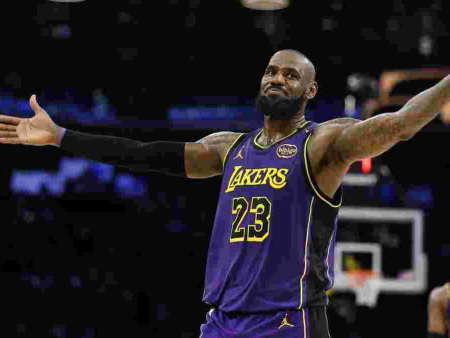 Lakersi to poletje niso ponudili LeBronu nove pogodbe