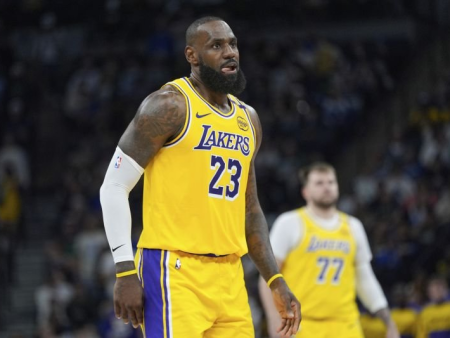 Začetek sezone brez “kralja”: LeBron James bo izpustil začetek redne sezone v ligi NBA