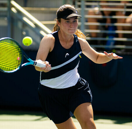Daria Snigur samozavestno koraka proti četrtfinalu turnirja ITF v Španiji