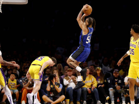 Mykhailiuk je pomagal Utahu premagati Phoenix, Boston pa je v naslednjem krogu lige NBA premagal New Orleans