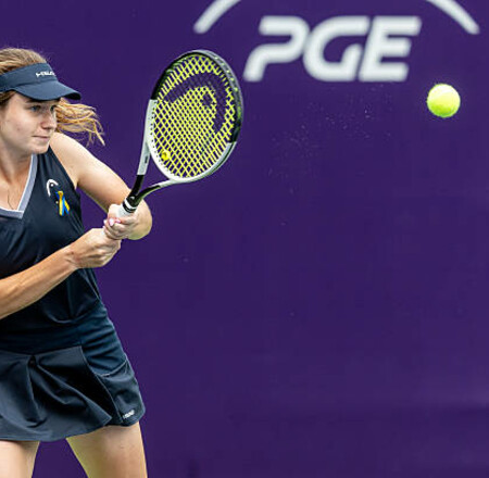 Daria Snigur se je po prepričljivi zmagi uvrstila v polfinale turnirja v Glasgowu