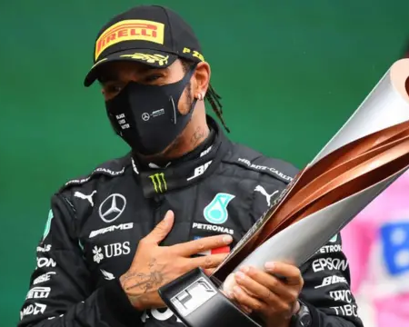 Hamilton – “Živim nočno moro rezultatov za ekipo, o kateri sem sanjal”