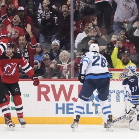 New Jersey po podaljšku zmaga nad Chicagom, Edmonton pritiska na Philadelphio