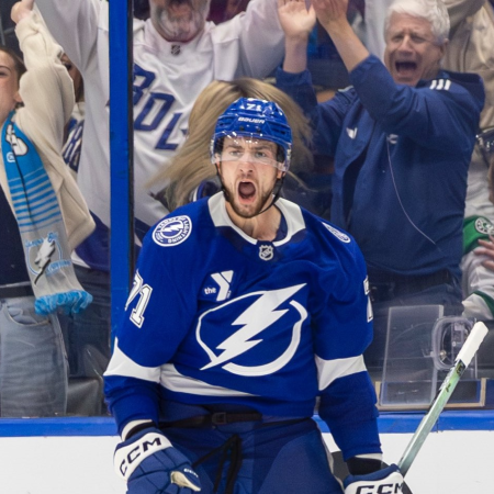 Tampa Bay premaga New Jersey, Dallas izgubi proti Islandersom: povzetek tekme NHL