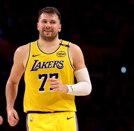 Utah z Mykhailiukom je izgubil proti Lakersom, Dončić in LeBron sta odločila. Boston je premagal Atlanto – rezultati tekem lige NBA