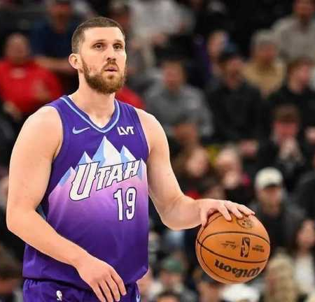 Mikhajlukovi dve točki nista rešili Utaha pred porazom na tekmi proti Golden Statu