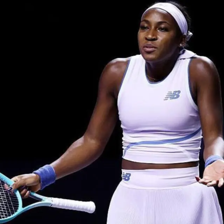 Pegula samozavestno premaga Paolinijevo in se približuje polfinalu finala WTA