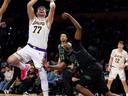 Utah z Mykhailiukom šokira Houston, neizbrani junak pa Dallasu prinaša zmago nad prvakom: pregled večera NBA