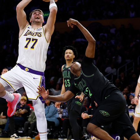 Utah z Mykhailiukom šokira Houston, neizbrani junak pa Dallasu prinaša zmago nad prvakom: pregled večera NBA