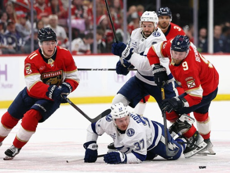 Noč porazov in preobratov v NHL: Tampa izgublja, Washington zanesljivo zmaga