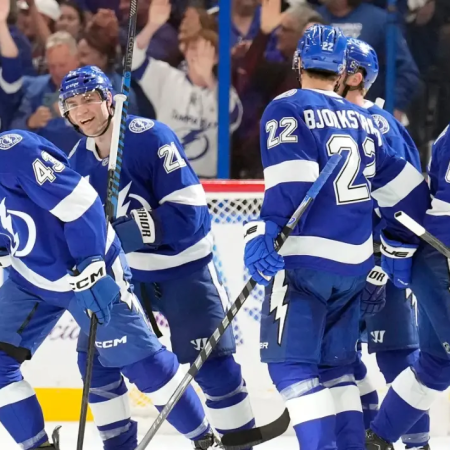 Tampa Bay se je samozavestno spopadla s St. Louisom, Philadelphia je premagala Vancouver: rezultati večera v NHL