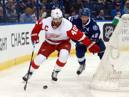 Večer NHL: Podaljšek v Detroitu, Bostonov fiasko in Edmontonova prevlada v derbiju