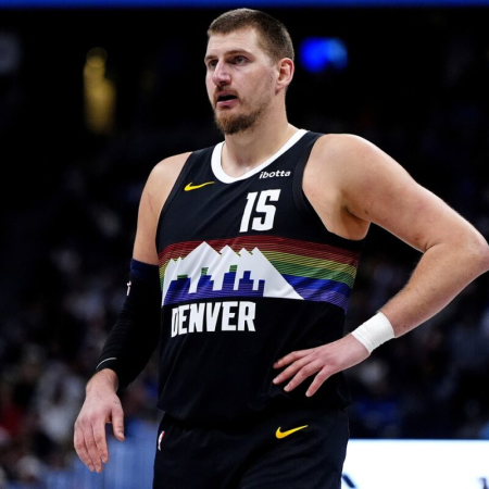 Božični večer v ligi NBA: zmage Golden Stata, porazi Lakersov in drama v Denverju