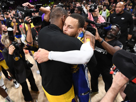 LeBronovih 31 točk, predstava Lakersov in samozavestna zmaga Golden Stata