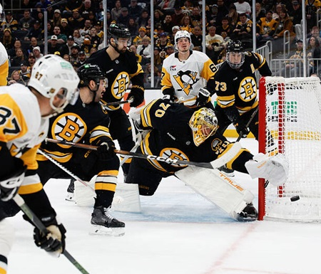 Boston je iztrgal zmago Vegasu, Pittsburgh Edmontonu ni pustil nobene možnosti: Rezultati večera NHL