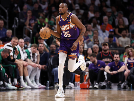 Zanesljive zmage favoritov in napeti razpleti: povzetek tekem v ligi NBA