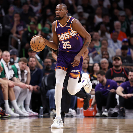 Zanesljive zmage favoritov in napeti razpleti: povzetek tekem v ligi NBA