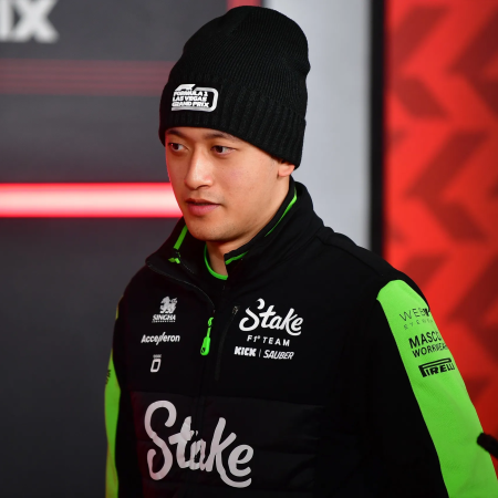 Cadillac se je odločil za rezervnega voznika: Zhou Guanyu se ekipi pridružuje pred svojim debijem v F1
