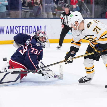 Poraz proti Bostonu in dramatičen podaljšek v Vancouvru: povzetek dneva v NHL