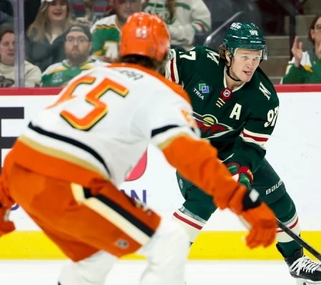 Prepričljivi zmagi in napredovanje: Minnesota in Anaheim sta zaključila serijo