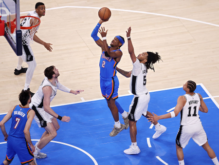 San Antonio je samozavestno premagal Oklahoma City in izenačil rezultat v polfinalni seriji lige NBA