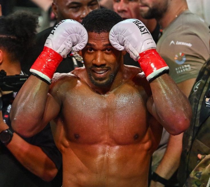 Anthony Joshua imenuje svoje najljubše nasprotnike, a so navijači skeptični