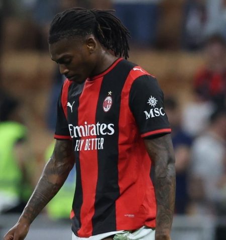 Rafael Leao lascia intendere un addio al Milan: il portoghese sogna la Premier League o la Liga
