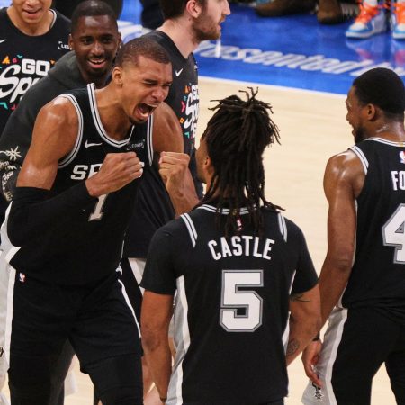 New York je finale lige NBA začel z zmago: Knicksi so v gosteh premagali San Antonio