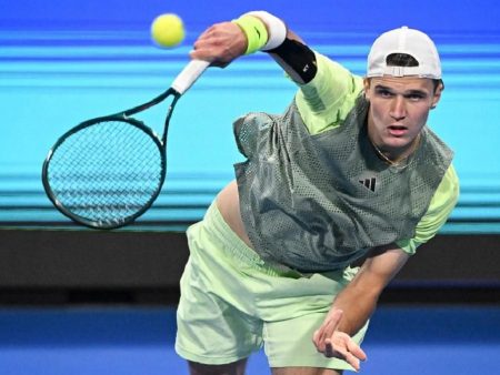 Menšík osvaja Pariz: Češki talent se je prvič v karieri uvrstil v polfinale Roland Garrosa