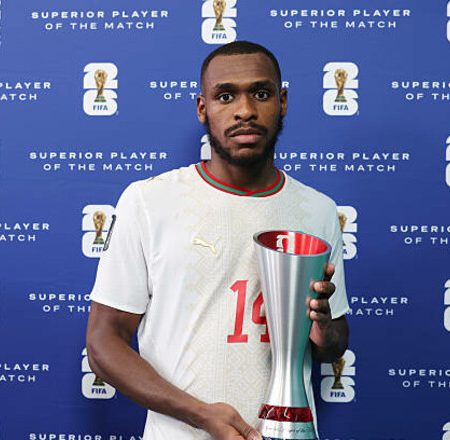 Issa Diop je postal junak senzacije. Imenovan je bil najboljši igralec tekme med Nizozemsko in Marokom na svetovnem prvenstvu 2026