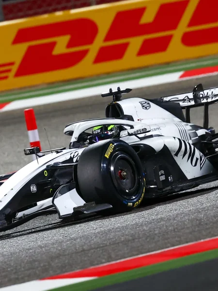 Cadillac sredi svoje prve sezone v Formuli 1 nepričakovano zamenja šefa ekipe