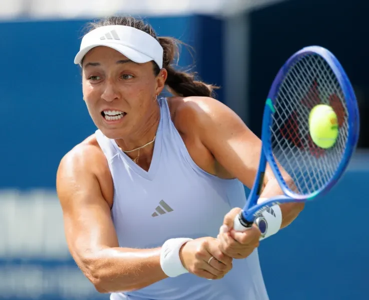 Coco Gauff premaga Jessico Pegula in osvoji naslov WTA 1000 v Cincinnatiju