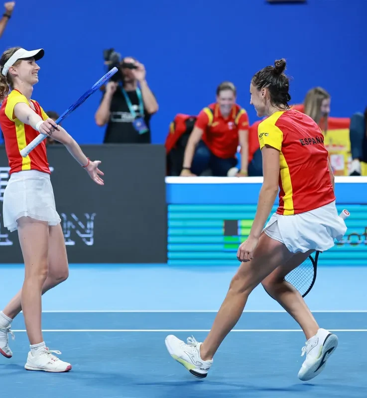 Španija proti Češki: Polfinale pokala Billie Jean King