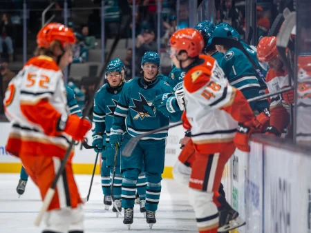 San Jose doseže 10 golov, Stenberg doseže hat-trick, Carolina se vrača