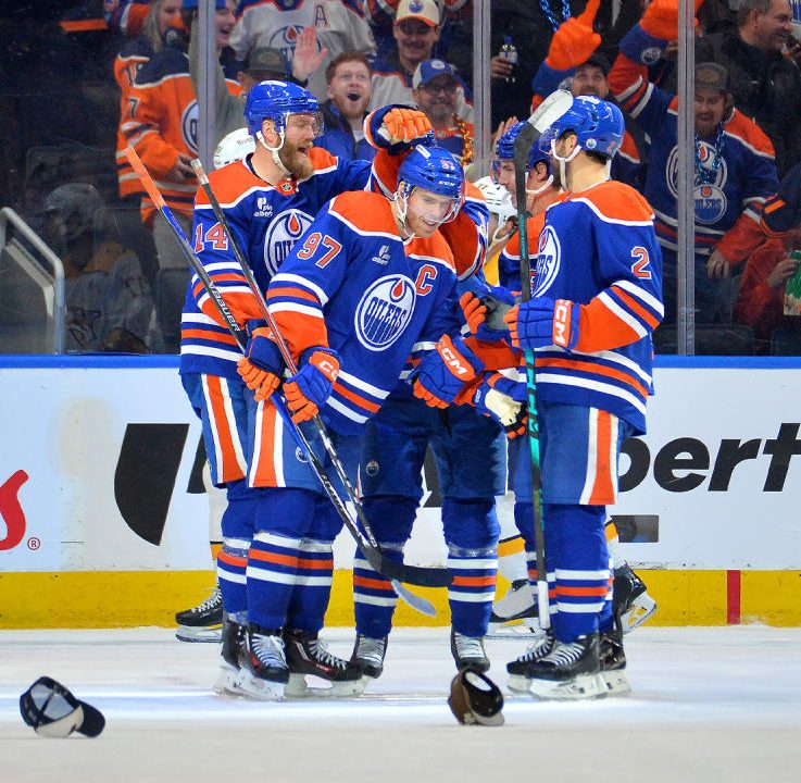 Začetek predsezone NHL: McKenna debitiral, McDavid blesti in Sennekejev hat-trick