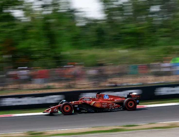 Začetek dirke za Veliko nagrado Italije: Ferrari in Mercedes v Monzi dosegla najboljšo hitrost