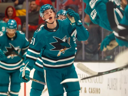 Šesterkinov gol, 16 golov v Vancouvru in zmaga San Joseja: rezultati tekem NHL